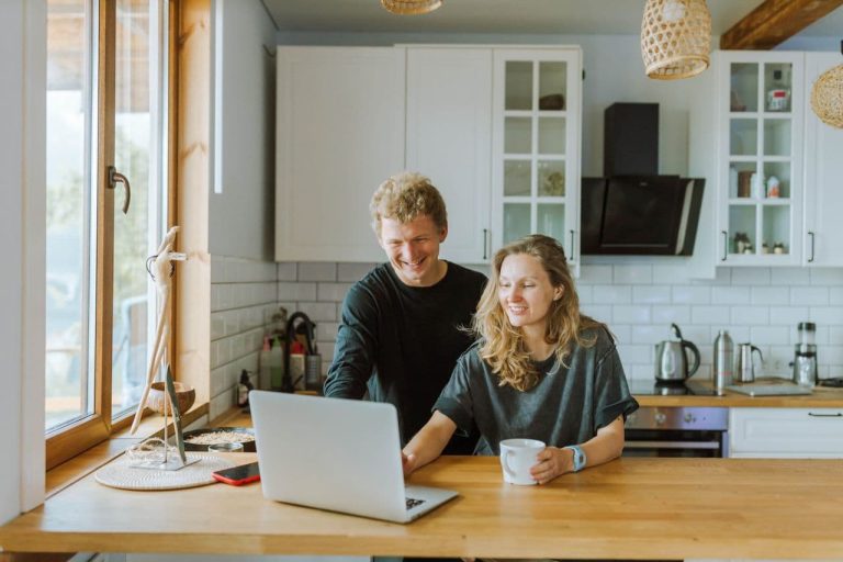 Partner supporting partner without taking control